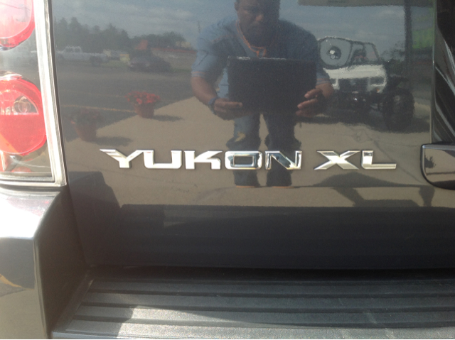 2008 GMC Yukon Denali SXT Van