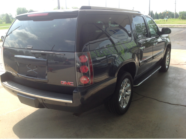 2008 GMC Yukon Denali SXT Van