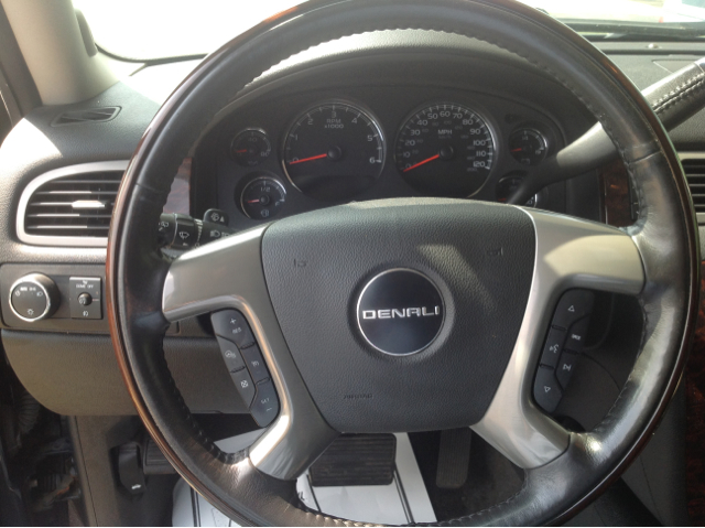 2008 GMC Yukon Denali SXT Van