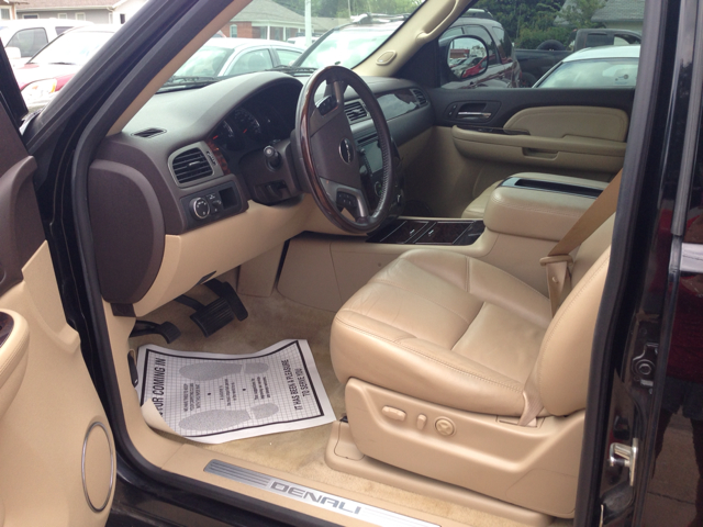 2008 GMC Yukon Denali Unknown