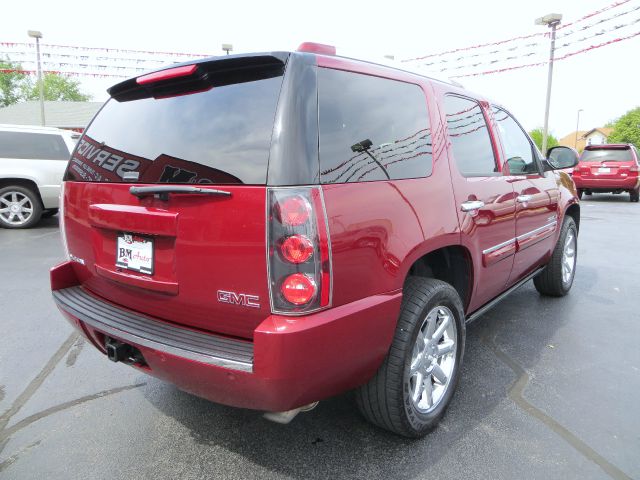 2008 GMC Yukon Denali EX - DUAL Power Doors