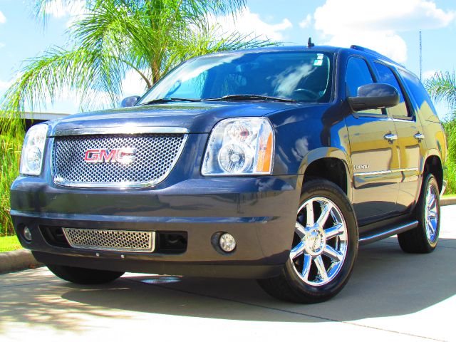 2008 GMC Yukon Denali EX - DUAL Power Doors