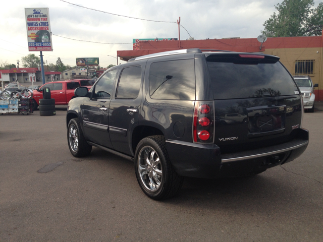 2008 GMC Yukon Denali EX - DUAL Power Doors
