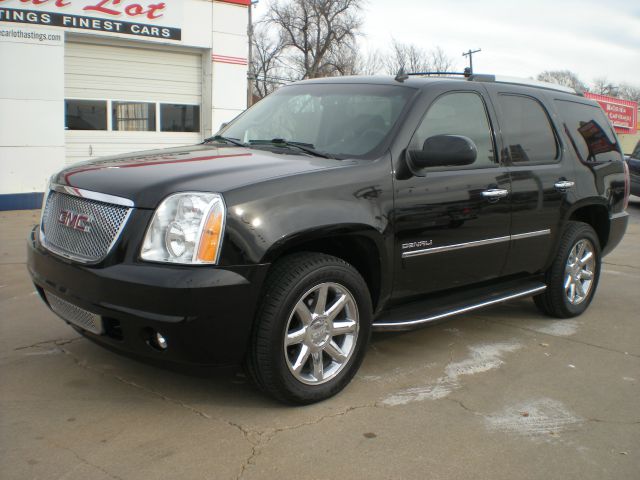 2010 GMC Yukon Denali Touring/awd/lmtd