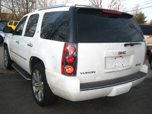 2009 GMC Yukon Hybrid EX Sedan 4D