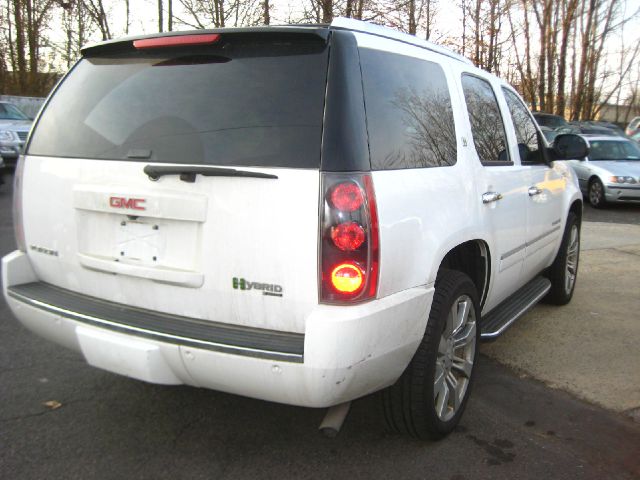 2009 GMC Yukon Hybrid EX Sedan 4D