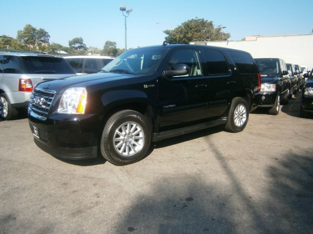 2010 GMC Yukon Hybrid 5Spd 1_owner Carfax