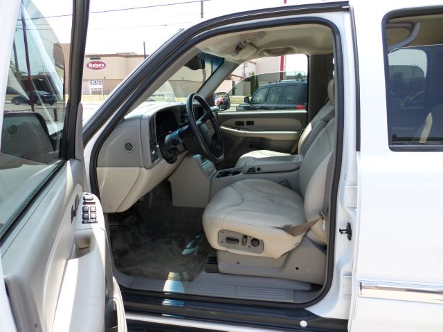 2000 GMC Yukon XL C350 4dr Sdn 3.5L Sport RWD Sedan