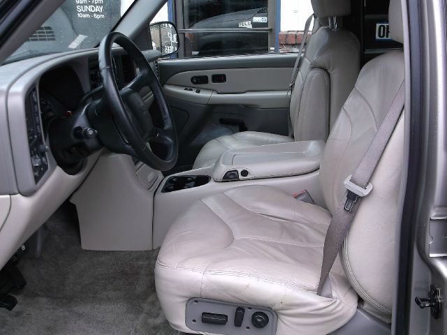 2000 GMC Yukon XL C350 4dr Sdn 3.5L Sport RWD Sedan