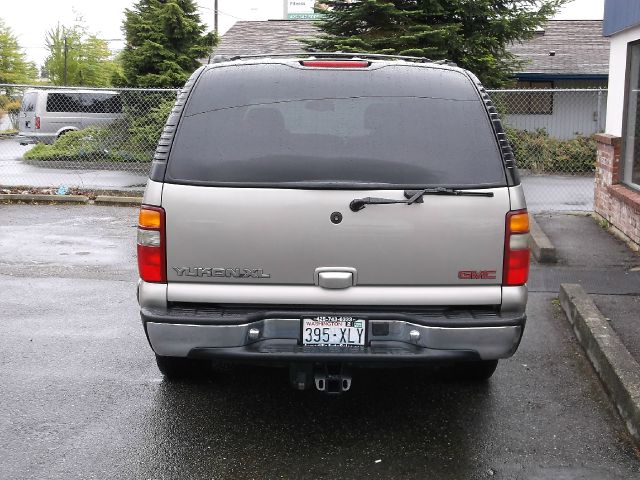 2000 GMC Yukon XL C350 4dr Sdn 3.5L Sport RWD Sedan