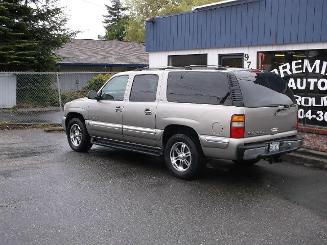 2000 GMC Yukon XL C350 4dr Sdn 3.5L Sport RWD Sedan