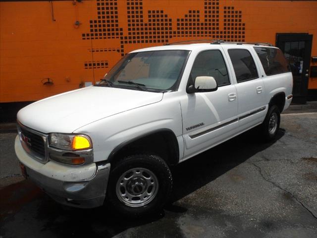 2000 GMC Yukon XL Pickup 4D 6 1/2 Ft