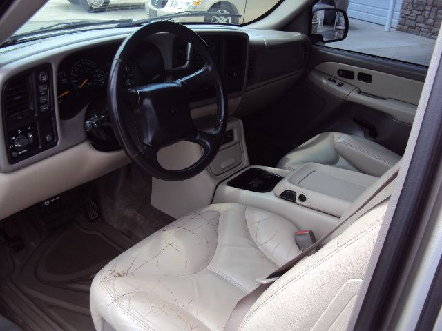 2000 GMC Yukon XL C350 4dr Sdn 3.5L Sport RWD Sedan