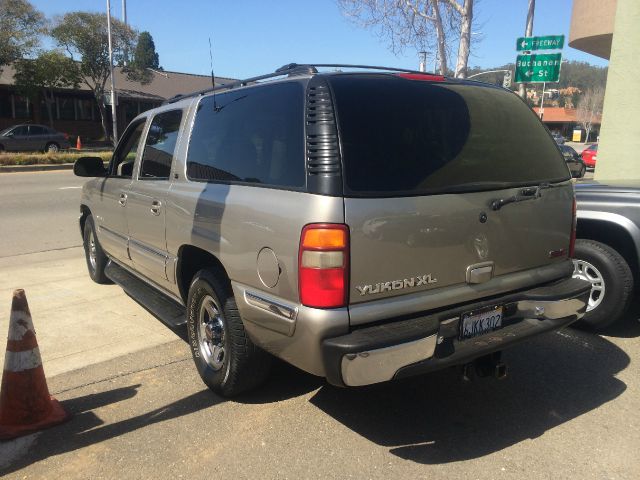 2000 GMC Yukon XL C350 4dr Sdn 3.5L Sport RWD Sedan