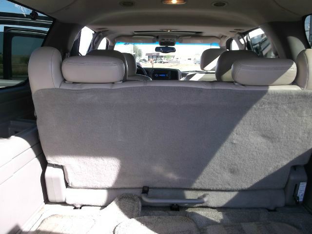 2001 GMC Yukon XL C350 4dr Sdn 3.5L Sport RWD Sedan
