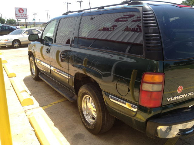 2001 GMC Yukon XL C350 4dr Sdn 3.5L Sport RWD Sedan