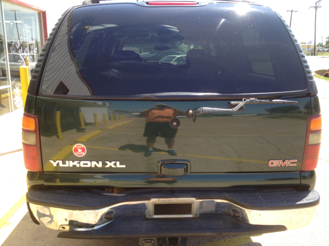 2001 GMC Yukon XL C350 4dr Sdn 3.5L Sport RWD Sedan