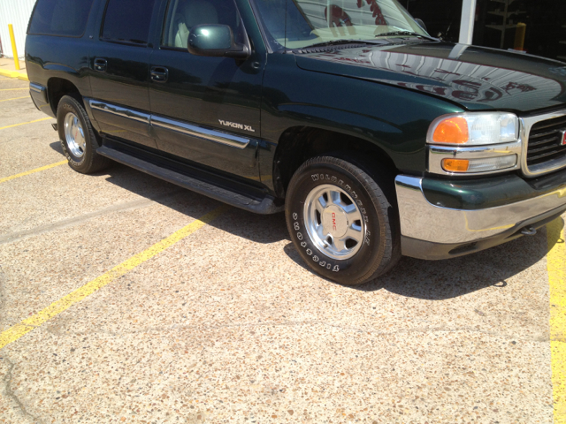 2001 GMC Yukon XL C350 4dr Sdn 3.5L Sport RWD Sedan