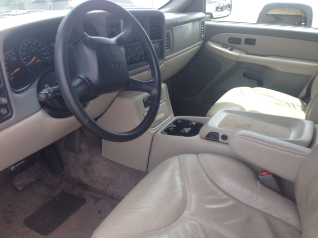 2001 GMC Yukon XL C350 4dr Sdn 3.5L Sport RWD Sedan