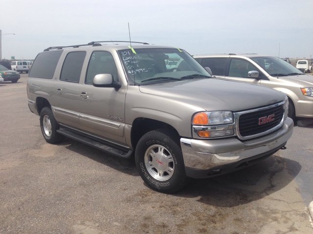 2001 GMC Yukon XL C350 4dr Sdn 3.5L Sport RWD Sedan