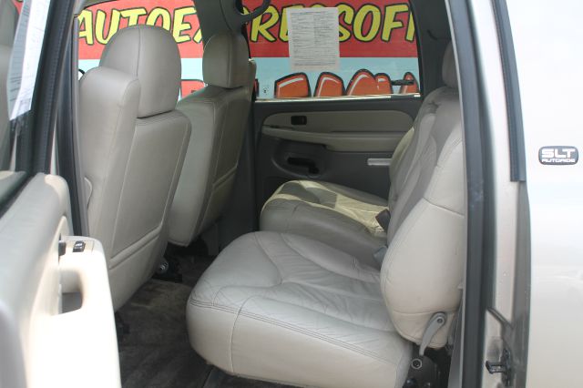 2001 GMC Yukon XL C350 4dr Sdn 3.5L Sport RWD Sedan