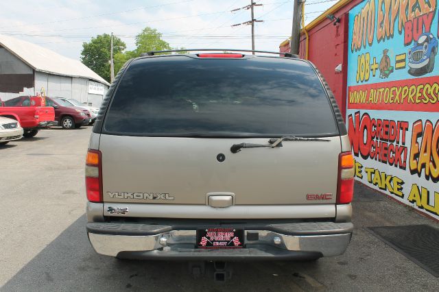 2001 GMC Yukon XL C350 4dr Sdn 3.5L Sport RWD Sedan