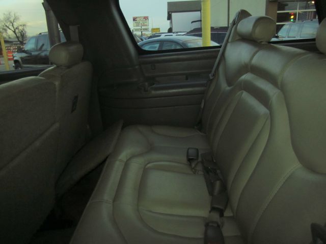 2001 GMC Yukon XL C350 4dr Sdn 3.5L Sport RWD Sedan