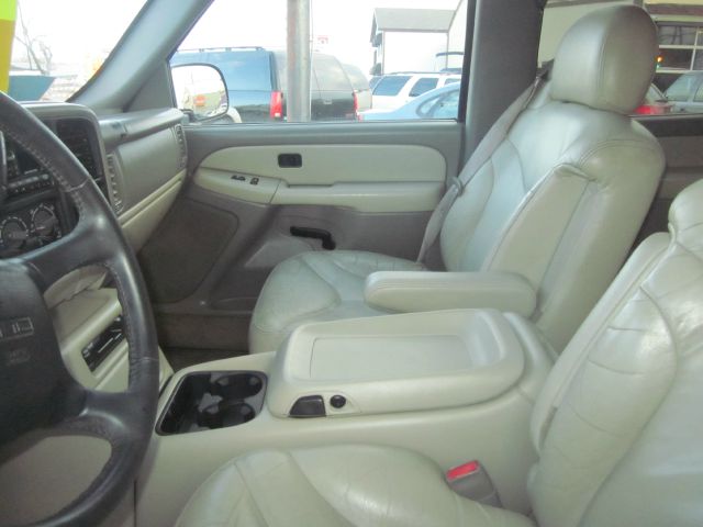 2001 GMC Yukon XL C350 4dr Sdn 3.5L Sport RWD Sedan