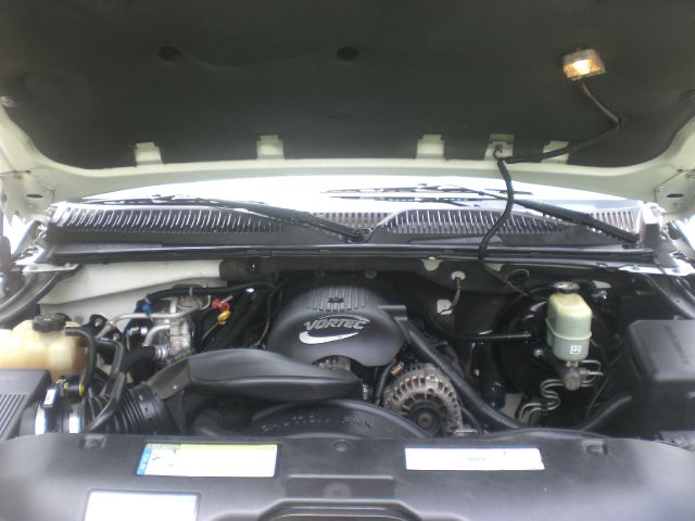 2001 GMC Yukon XL C350 4dr Sdn 3.5L Sport RWD Sedan