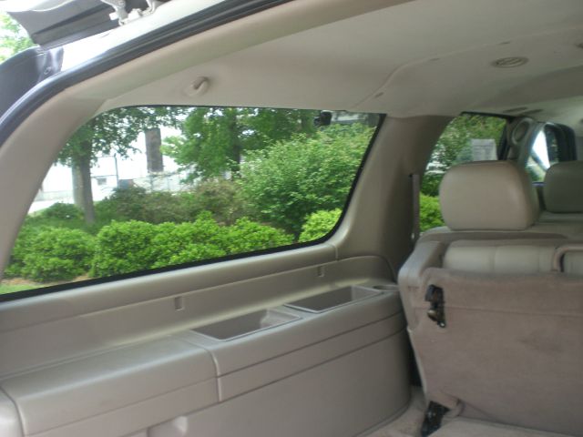 2001 GMC Yukon XL C350 4dr Sdn 3.5L Sport RWD Sedan