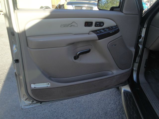 2001 GMC Yukon XL EX Sedan 4D