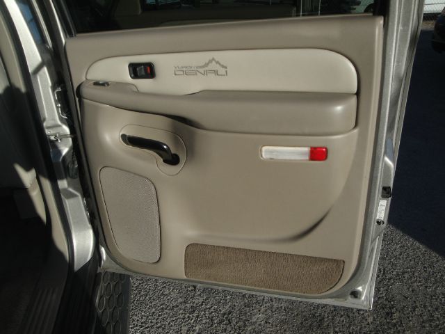 2001 GMC Yukon XL EX Sedan 4D
