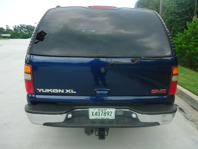 2001 GMC Yukon XL C350 4dr Sdn 3.5L Sport RWD Sedan