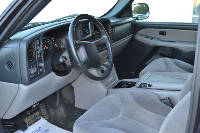 2001 GMC Yukon XL C350 4dr Sdn 3.5L Sport RWD Sedan