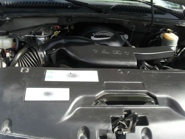 2002 GMC Yukon XL C350 4dr Sdn 3.5L Sport RWD Sedan