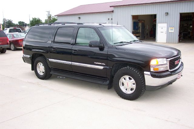 2002 GMC Yukon XL C350 4dr Sdn 3.5L Sport RWD Sedan