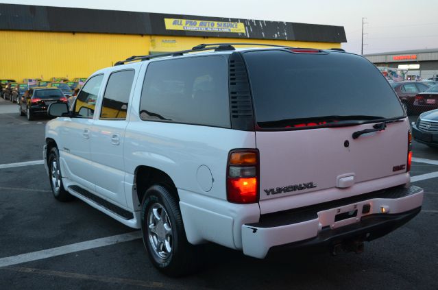 2002 GMC Yukon XL EX Sedan 4D