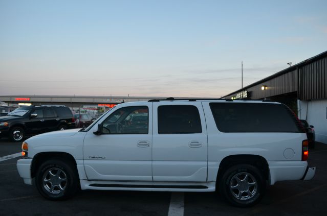 2002 GMC Yukon XL EX Sedan 4D