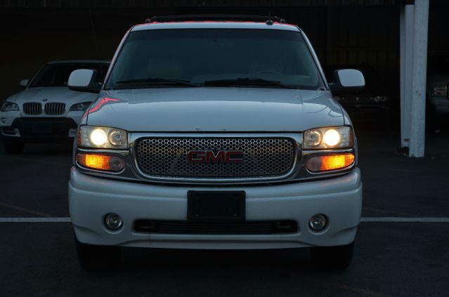 2002 GMC Yukon XL EX Sedan 4D