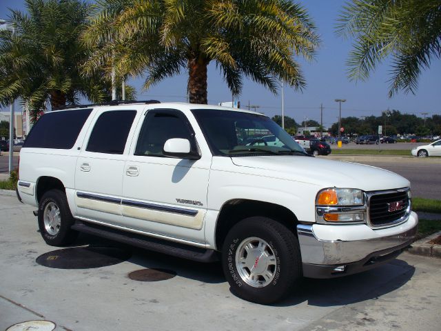 2002 GMC Yukon XL C350 4dr Sdn 3.5L Sport RWD Sedan