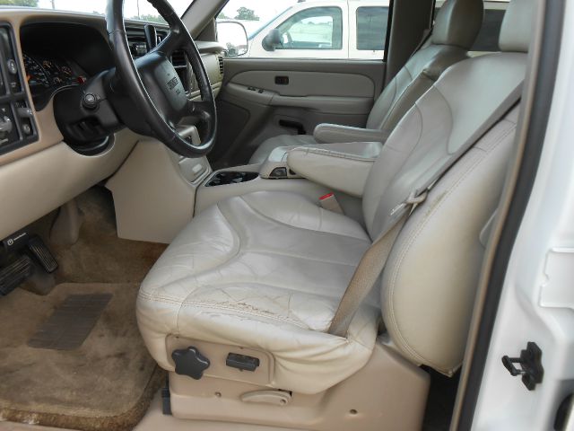 2002 GMC Yukon XL C350 4dr Sdn 3.5L Sport RWD Sedan