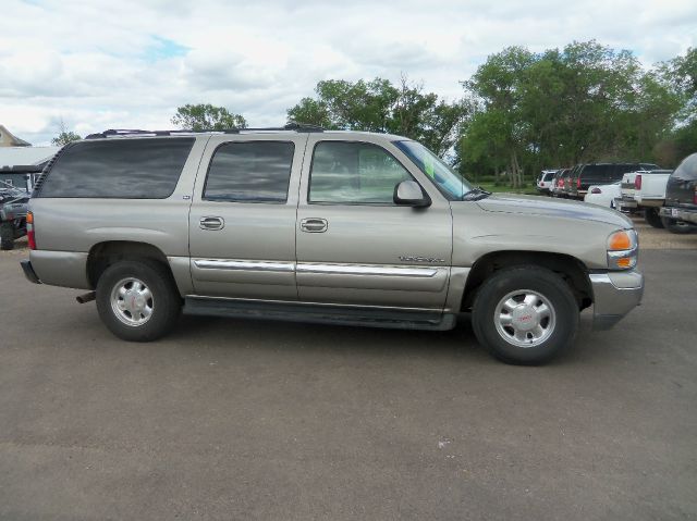 2002 GMC Yukon XL C350 4dr Sdn 3.5L Sport RWD Sedan