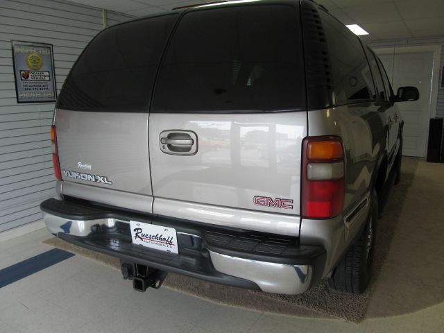 2002 GMC Yukon XL Carrera Coupe