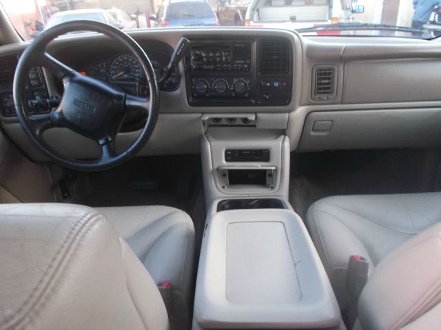 2002 GMC Yukon XL C350 4dr Sdn 3.5L Sport RWD Sedan