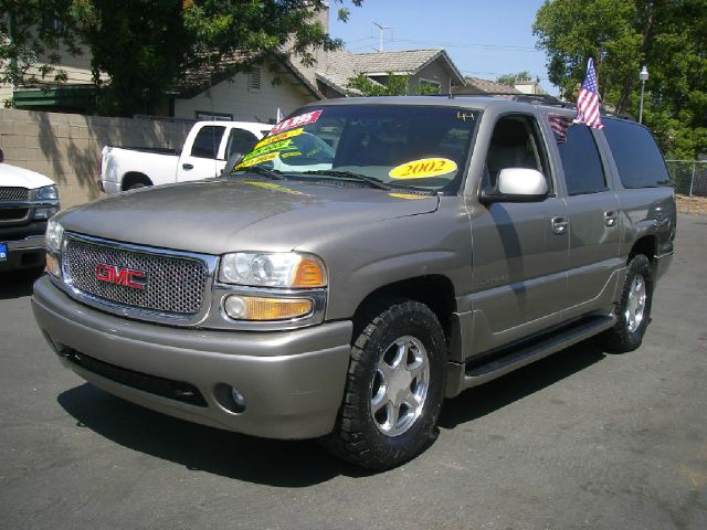2002 GMC Yukon XL EX Sedan 4D