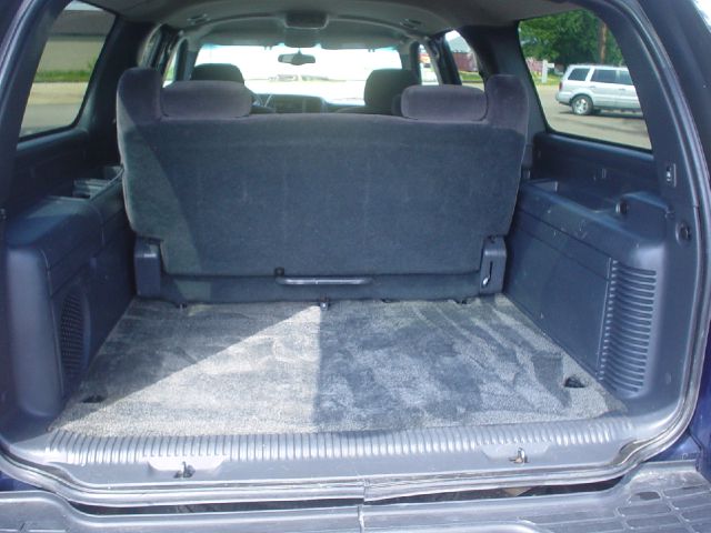 2002 GMC Yukon XL 2dr Cpe Touring Manual Trans