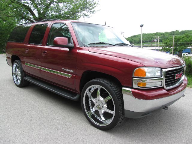 2002 GMC Yukon XL C350 4dr Sdn 3.5L Sport RWD Sedan