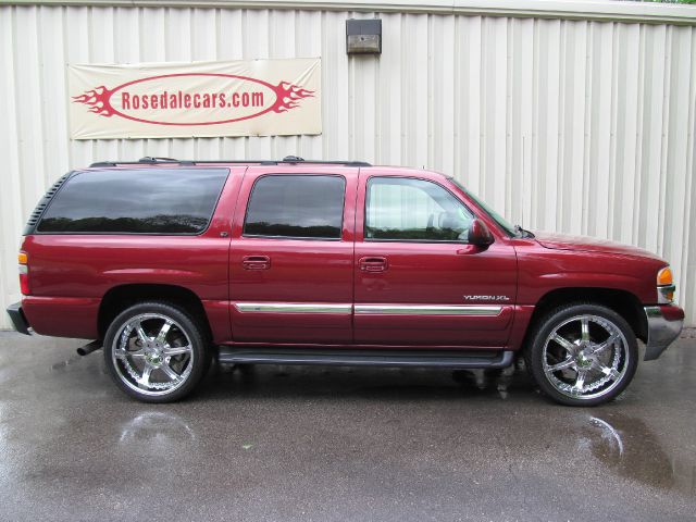 2002 GMC Yukon XL C350 4dr Sdn 3.5L Sport RWD Sedan