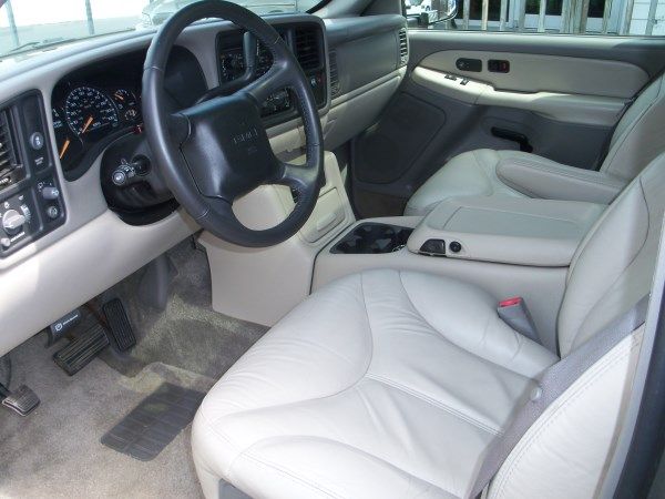 2002 GMC Yukon XL C350 4dr Sdn 3.5L Sport RWD Sedan