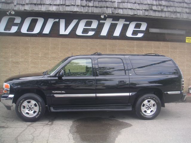 2002 GMC Yukon XL Luxury W/ Navi, Resrearcam